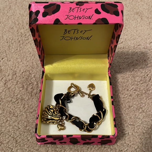 Betsey Johnson Zebra Print Bracelet - Picture 2 of 6